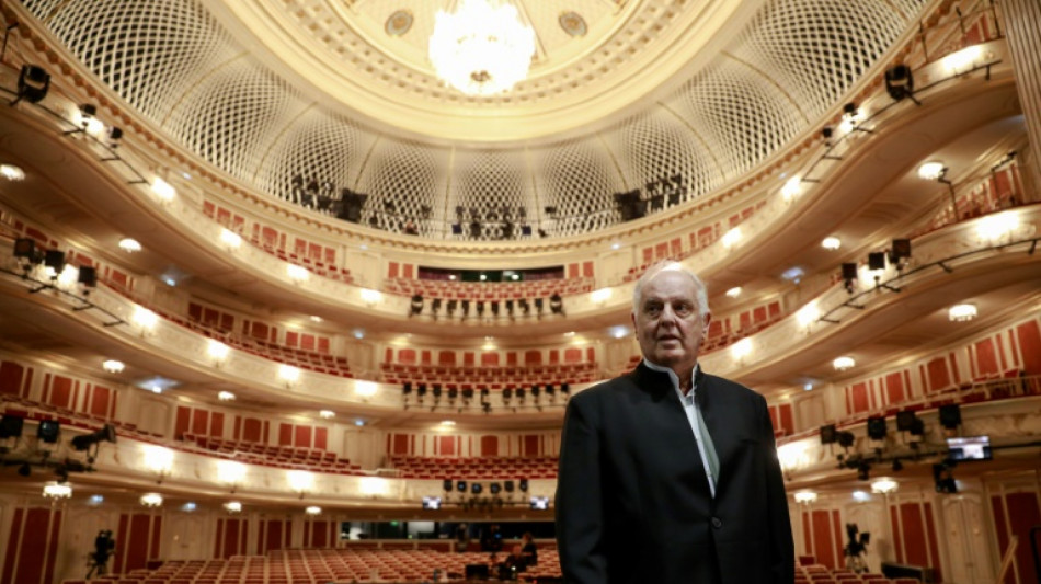 El director de orquesta argentino-israel&iacute; Barenboim dimite de la Staatsoper de Berl&iacute;n por motivos de salud