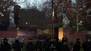 Il Regno Unito chiude temporaneamente l'ambasciata a Teheran