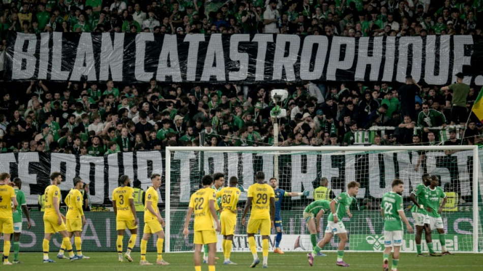 Ligue 1: Saint-Etienne rel&eacute;gu&eacute;, Nice, Lille et l'OL accrochent l'Europe
