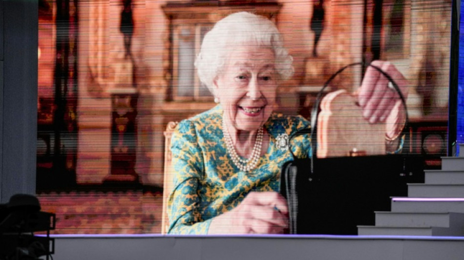 Fin des f&ecirc;tes du jubil&eacute; d'une reine Elizabeth largement absente