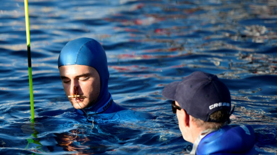 Apnée profonde: record du monde à 120 m en bi-palmes pour Arnaud Jerald