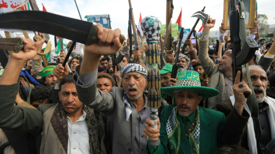 Rebeldes de Yemen prometen venganza tras la muerte de su "primer ministro" en bombardeos israel&iacute;es