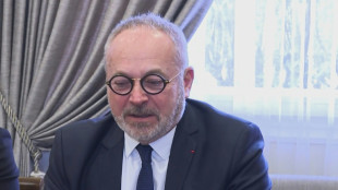 Le s&eacute;nateur Guerriau, soup&ccedil;onn&eacute; d'avoir drogu&eacute; une d&eacute;put&eacute;e, suspendu coup sur coup par son parti et son groupe