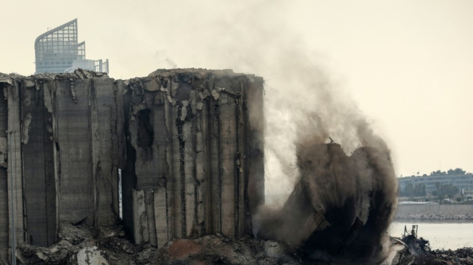 Weitere Silos im Hafen von Beirut st&uuml;rzen am Jahrestag der Katastrophe ein