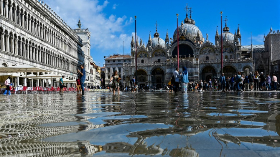 Venice recruits next generation in flooding fight