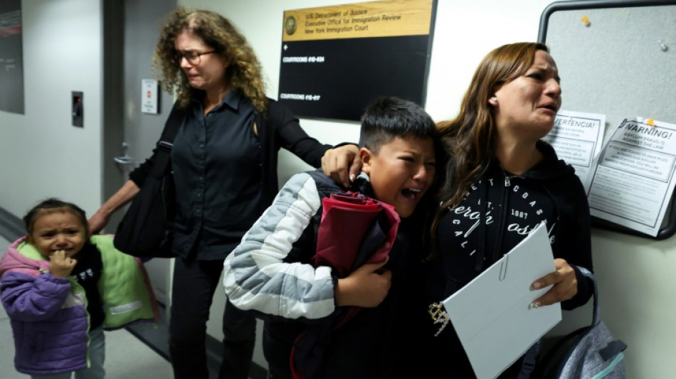 Agentes mascarados nos corredores: o medo toma conta da comunidade imigrante nos EUA