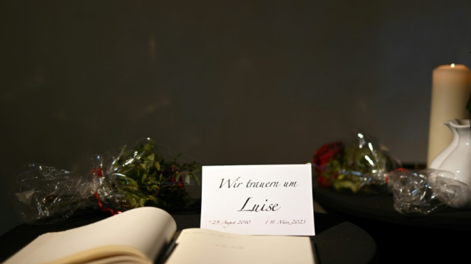 Gedenkfeier nach gewaltsamem Tod von zwölfjähriger Luise in Freudenberg