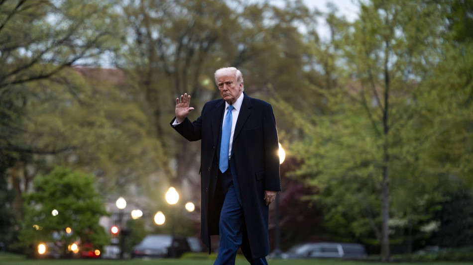 Trump: 'Non so cosa succeder&agrave; ai mercati, ma Usa sono pi&ugrave; forti'