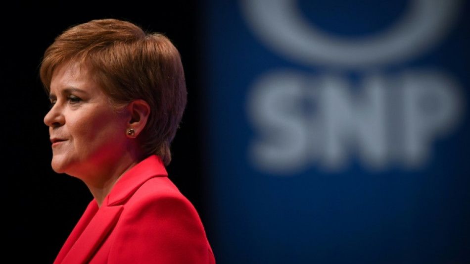 Ex-l&iacute;der escocesa Nicola Sturgeon &eacute; detida por investiga&ccedil;&atilde;o sobre finan&ccedil;as