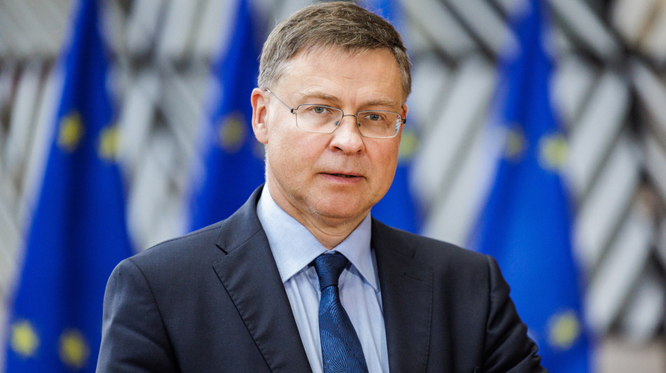 Dombrovskis, 'l'Ue &egrave; gi&agrave; in una guerra ibrida con Mosca'