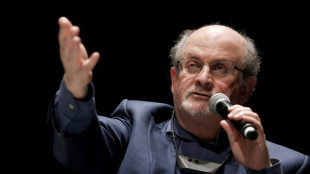 Agent: Salman Rushdie wird künstlich beatmet und könnte Auge verlieren