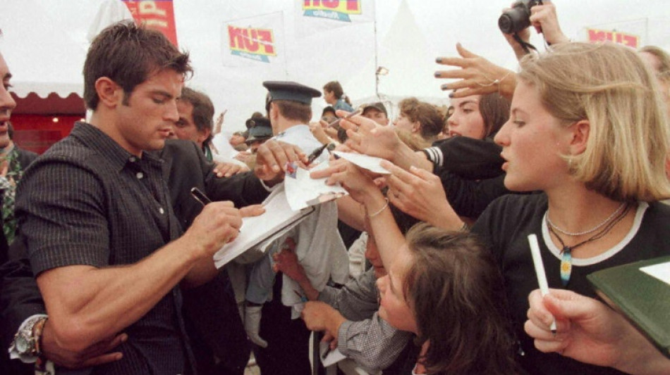 TF1 tourne un t&eacute;l&eacute;film sur Filip Nikolic, le leader des 2Be3