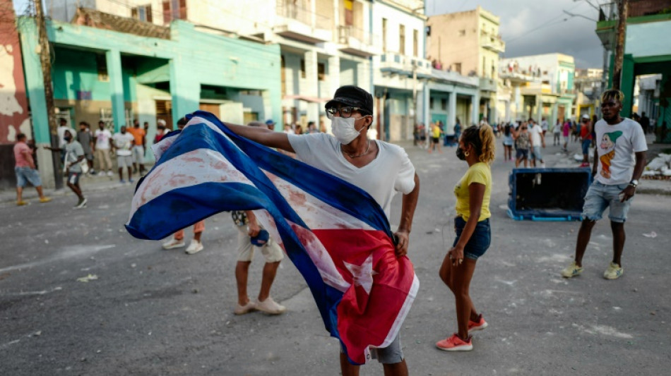 Excarcelan en Cuba a j&oacute;venes condenados por hist&oacute;ricas protestas del 2021