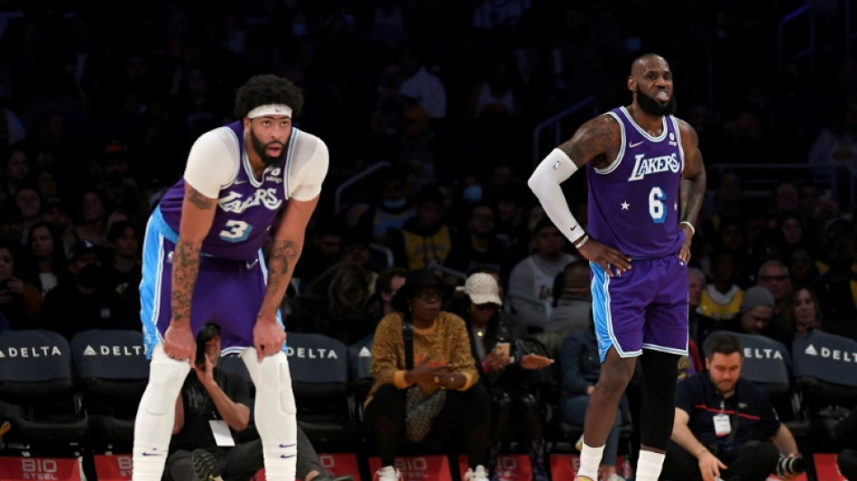 Depleted Grizzlies stun Suns, Lakers fall despite return of James, Davis