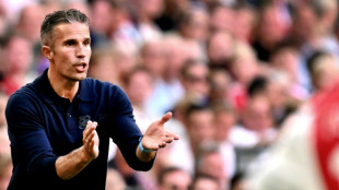 Robin van Persie &eacute; o novo treinador do Feyenoord