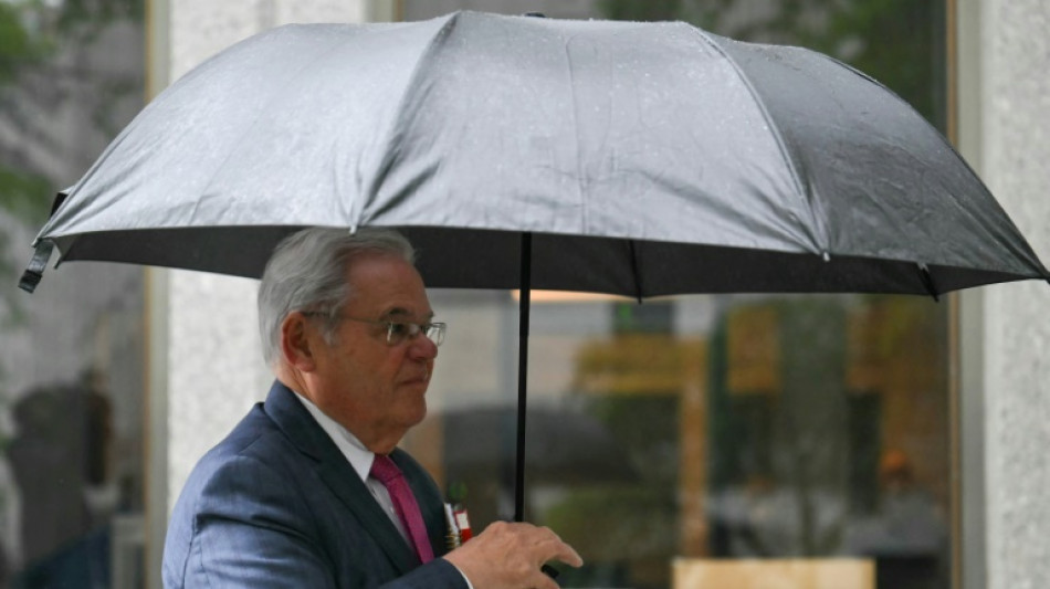 Constitu&iacute;do j&uacute;ri que decidir&aacute; destino do poderoso senador americano Bob Men&eacute;ndez