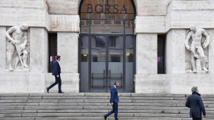 Borsa: Milano chiude in lieve rialzo, Ftse Mib +0,27%