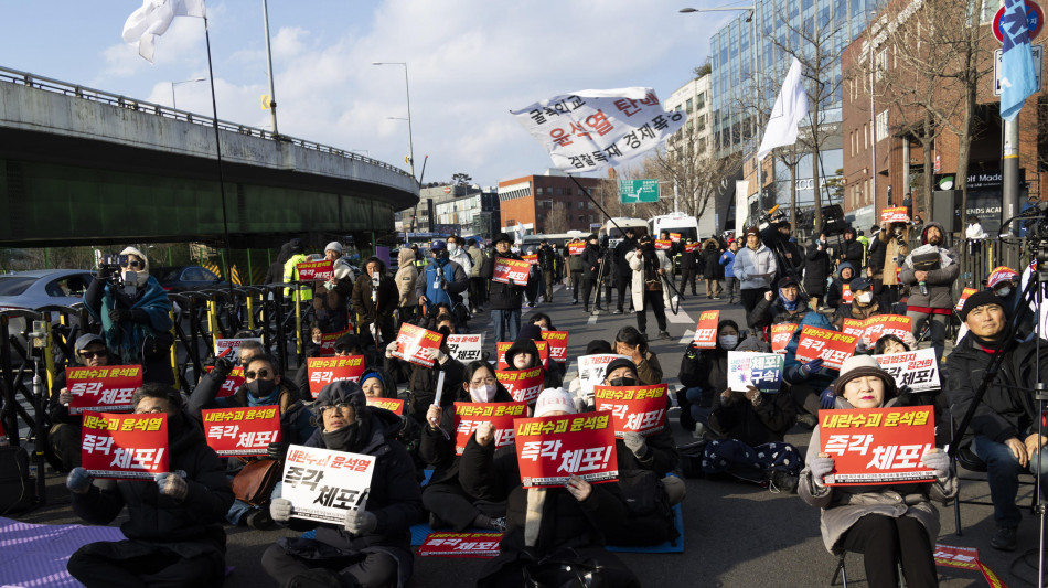 Opposizione in Corea Sud, 'residenza Yoon &egrave; ora una fortezza'
