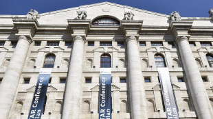 Borsa: Milano debole a met&agrave; seduta (-0,3%), gi&ugrave; Iveco e Leonardo