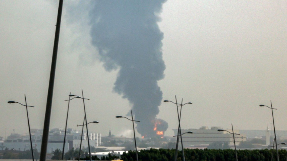 Flughafen von Dubai nimmt Betrieb nach Drohnenvorfall und Brand teilweise wieder auf