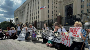 Frauen und Mütter von russischen Soldaten protestieren in Moskau für deren Rückkehr