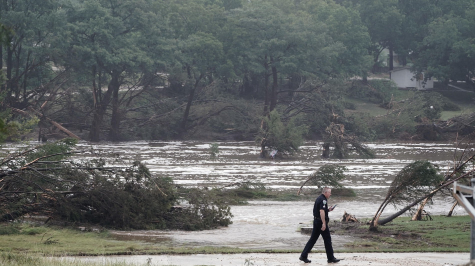 Inondazioni in Texas, i morti sono almeno 50