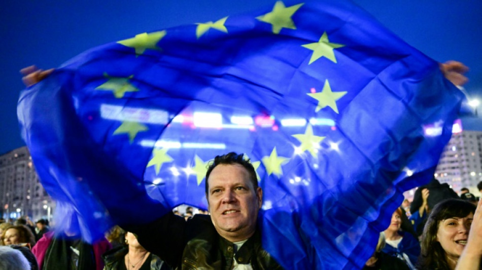 Rumania repite elecciones presidenciales con la ultraderecha como favorita