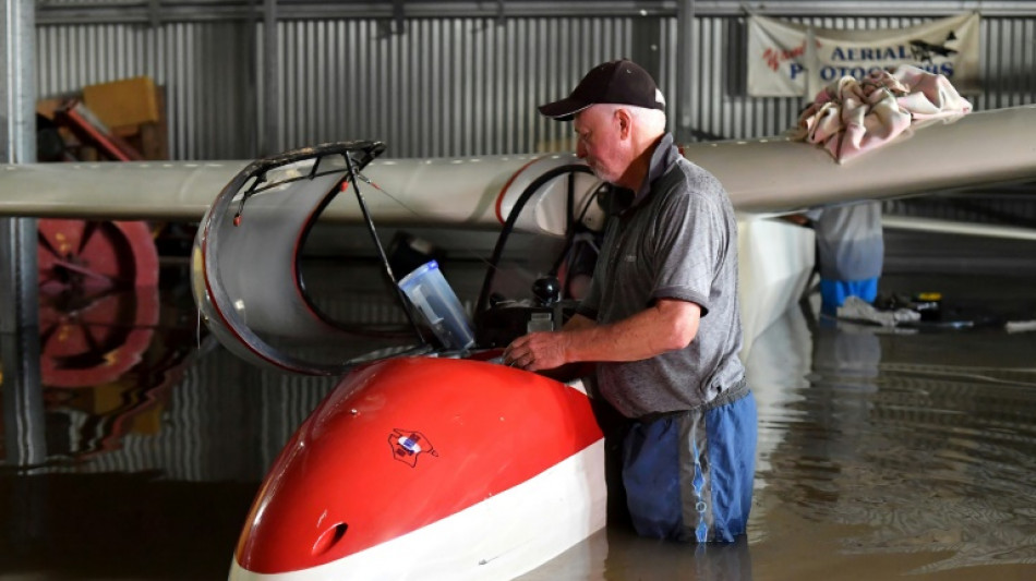 Millares de australianos en peligro por las mortíferas inundaciones