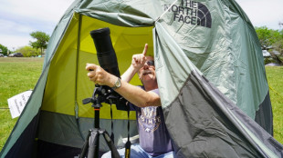 El eclipse total en Am&eacute;rica del Norte atrae inter&eacute;s cient&iacute;fico, alegr&iacute;a y caos