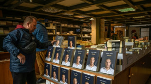 El ex primer ministro griego Tsipras publica sus memorias y atiza la expectativa de un retorno a la política