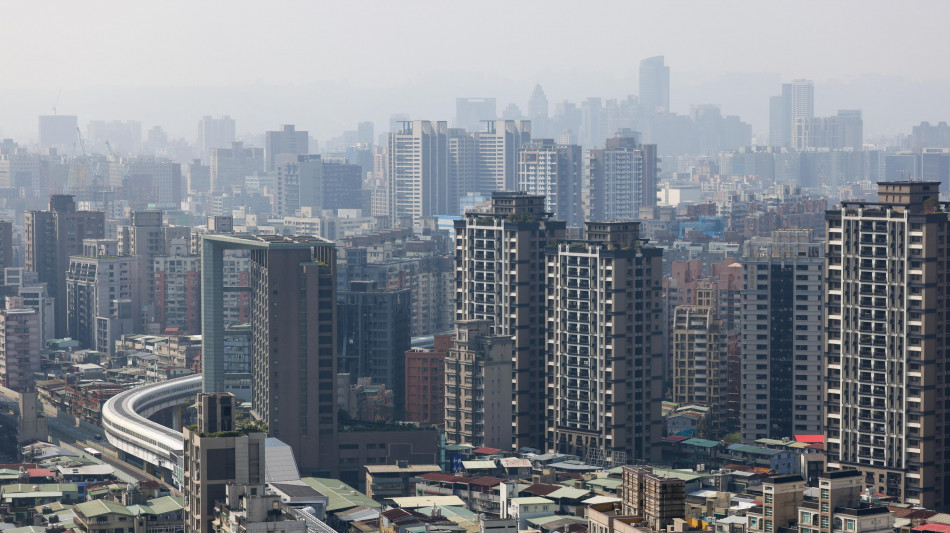 Lo yuan giù sul dollaro a 7,3476, minimi da settembre 2023