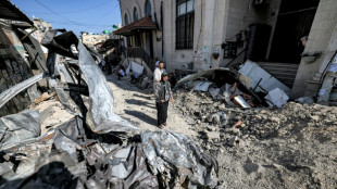 Casas destru&iacute;das, carros queimados e c&aacute;psulas de bala em Jenin