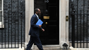 Liz Truss menac&eacute;e fait de nouvelles concessions et sacrifie son ministre des Finances