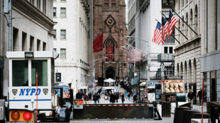 En l&eacute;g&egrave;re hausse, Wall Street en chemin pour une semaine positive