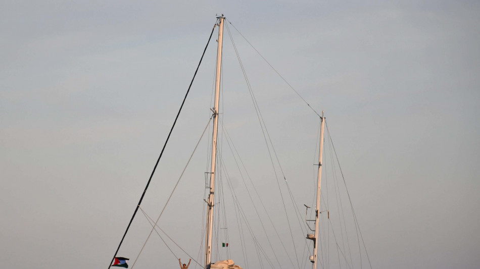 Israele: barca Flotilla dirottata, chi a bordo sar&agrave; rimpatriato
