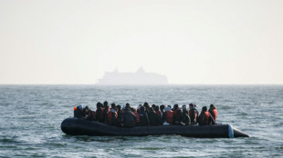 Reino Unido prev&eacute; aumentar considerablemente las repatriaciones de inmigrantes