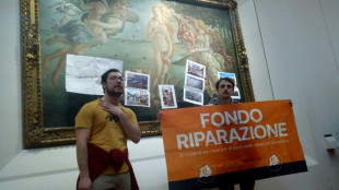 Des défenseurs du climat ciblent un tableau de Botticelli à Florence