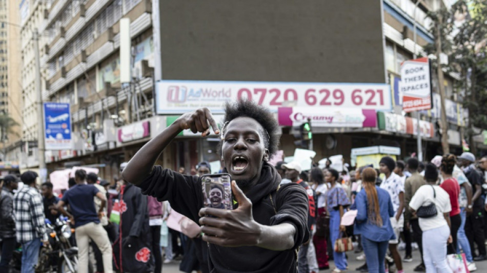 Kenya: premiers rassemblements antigouvernementaux, gaz lacrymog&egrave;ne dans la capitale