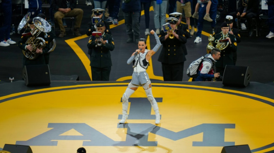 Katy Perry y la novia de Bezos viajar&aacute;n al espacio en un cohete de Blue Origin