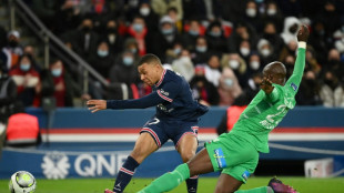 L1: Mbapp&eacute; "Zlatanesque", le PSG serein contre Saint-Etienne