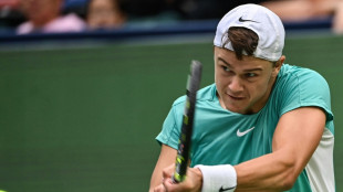 Erfolgreiches Becker-Deb&uuml;t: Rune im Achtelfinale von Basel