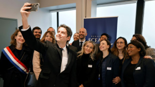 L'intelligence artificielle va "simplifier" les d&eacute;marches administratives, promet Attal