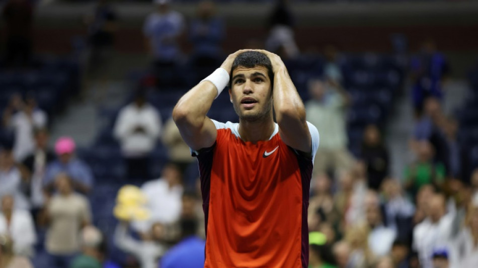 Alcaraz sobrevive a una batalla nocturna en el US Open; Tiafoe hace so&ntilde;ar a EEUU