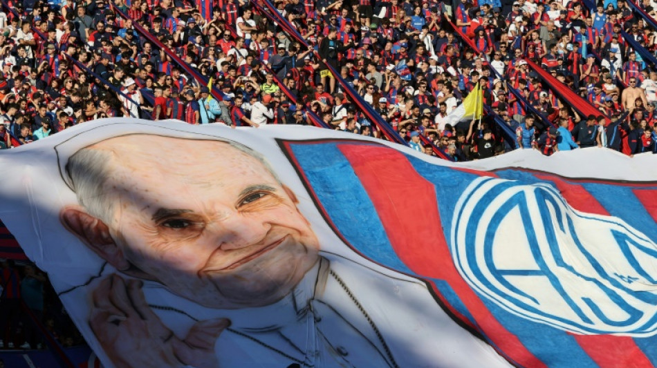 Cálido homenaje de San Lorenzo al papa Francisco, su hincha 'eterno'