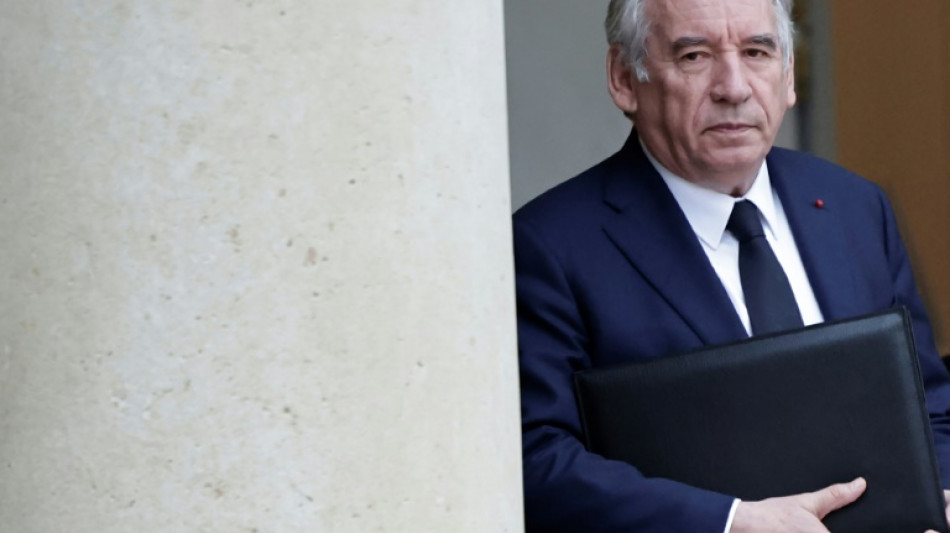 Fonction publique: Bayrou exhorte à maitriser les mesures catégorielles