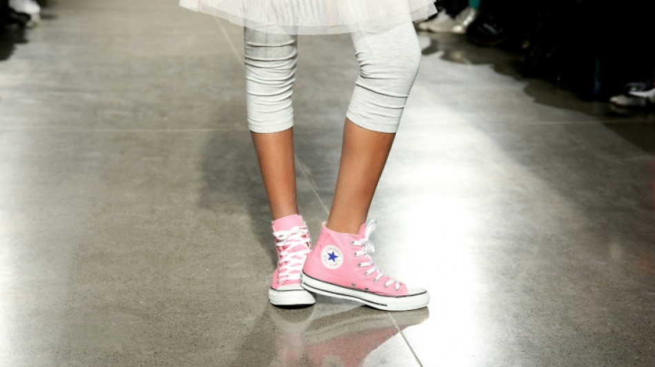 Converse se disculpa por un anuncio de zapatos deportivos que evoc&oacute; im&aacute;genes del KKK