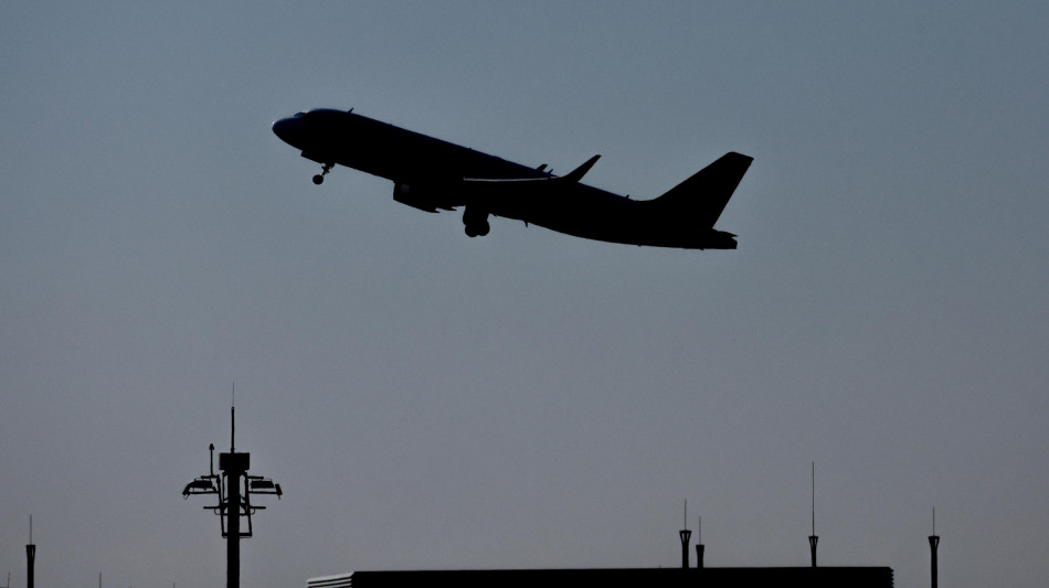 Salvini, riserve di carburante aerei fino a tutto maggio, il Paese regge
