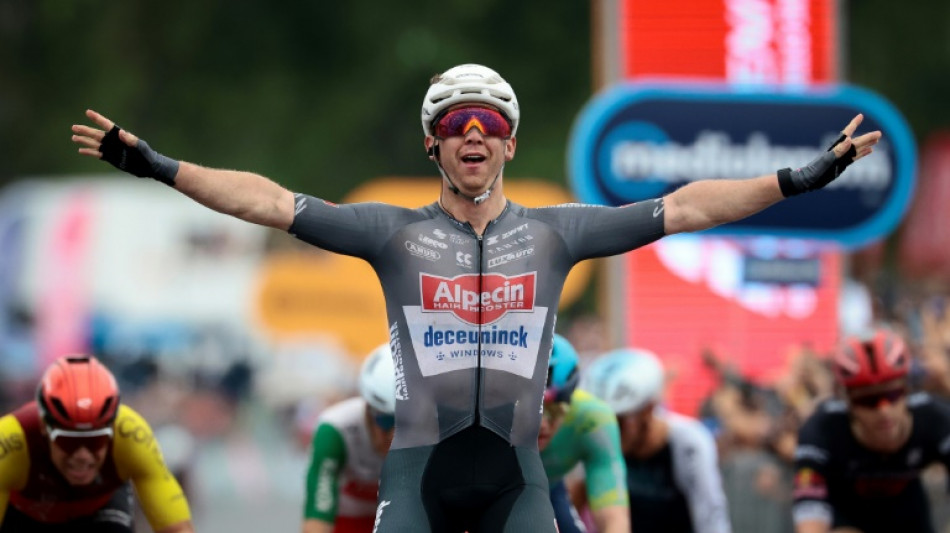 Tour d'Italie: Groves &eacute;merge au milieu du chaos