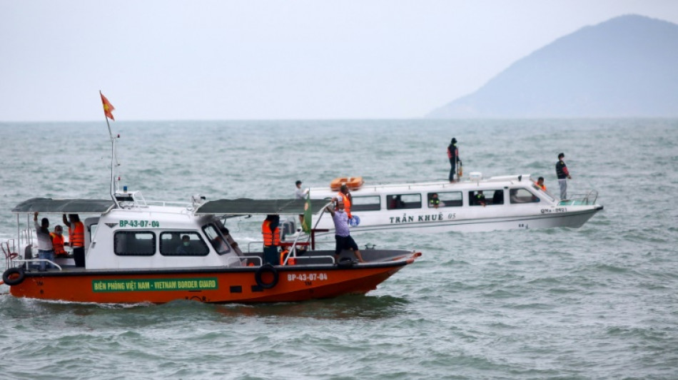 Trece muertos en el naufragio de un barco tur&iacute;stico en Vietnam