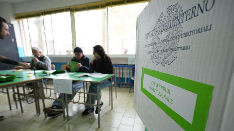 Referendum, l'affluenza definitiva in Italia sfiora il 59%